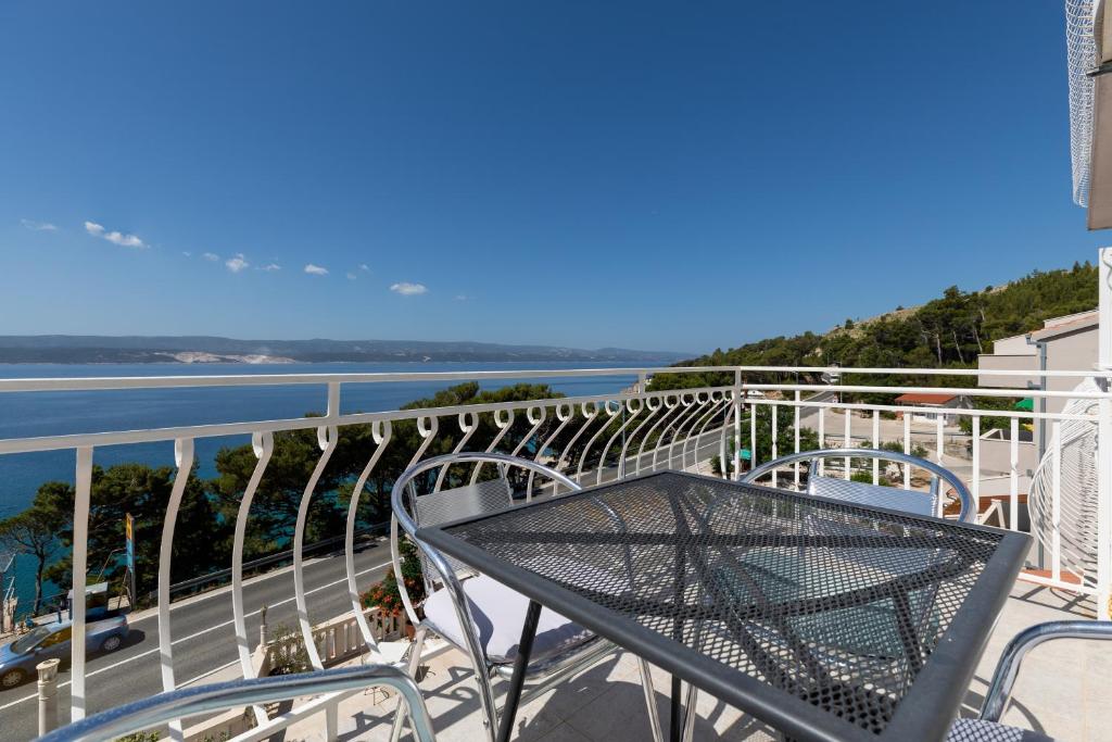 Balkón alebo terasa v ubytovaní Apartments and rooms by the sea Lokva Rogoznica, Omis - 2973