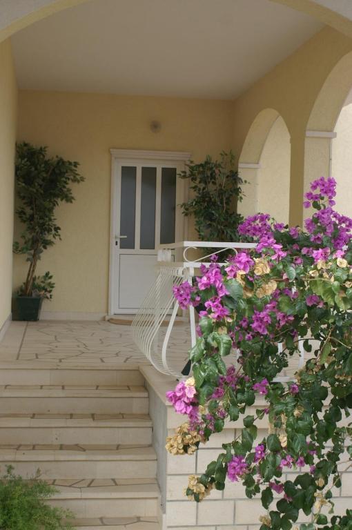 Fotografia z galérie ubytovania Apartments with a parking space Supetar, Brac - 2850 v Supetare