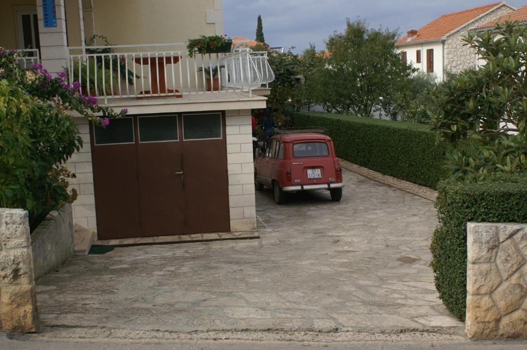 Fotografia z galérie ubytovania Apartments with a parking space Supetar, Brac - 2850 v Supetare