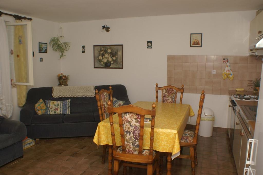 Fotografia z galérie ubytovania Apartments with a parking space Supetar, Brac - 2850 v Supetare