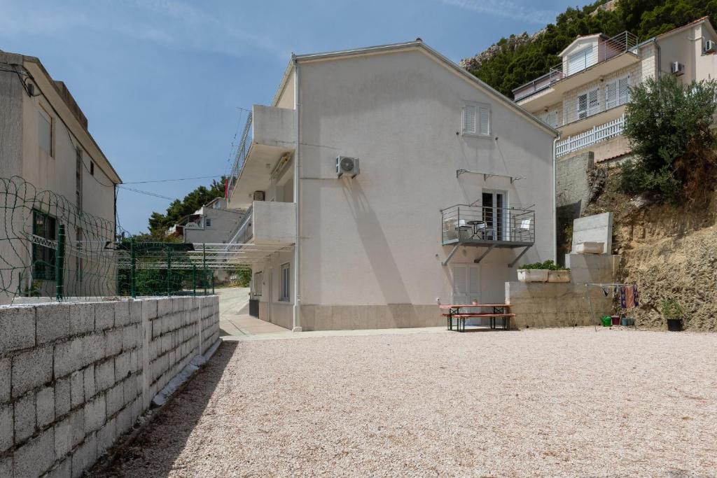 Budova, v ktorej sa apartmán nachádza
