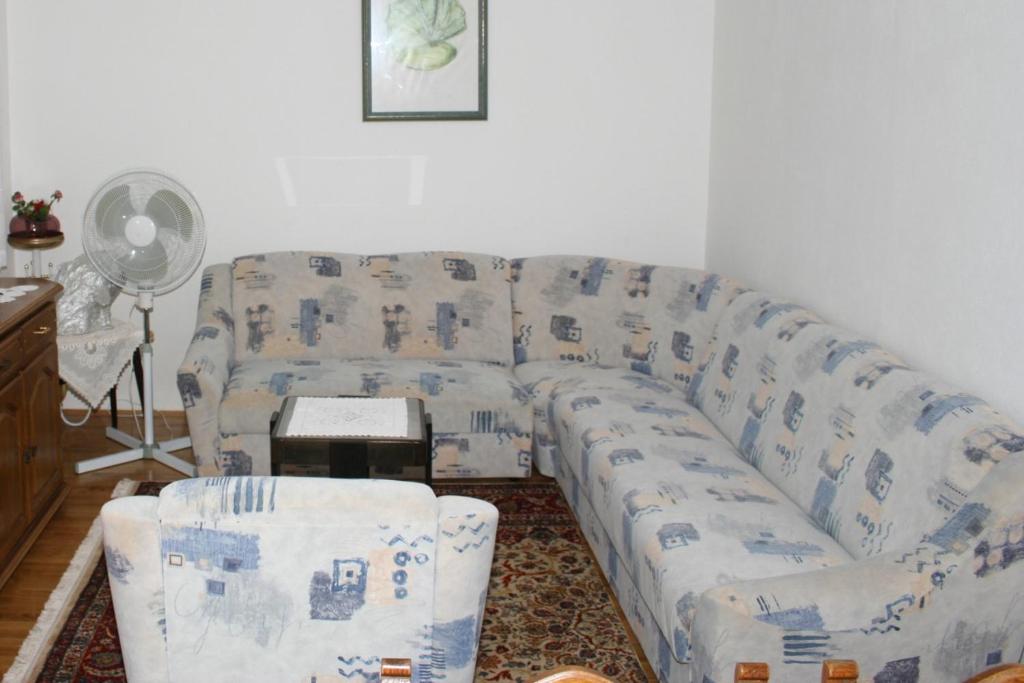 Posezení v ubytování Apartments and rooms by the sea Sutivan, Brac - 2943