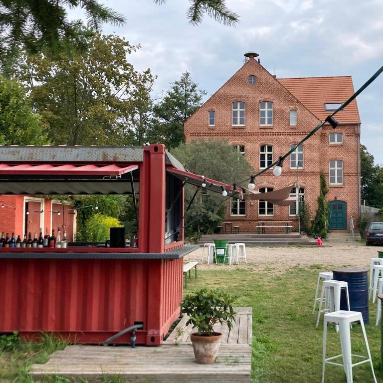 Das Gebäude in dem sich die Pension befindet