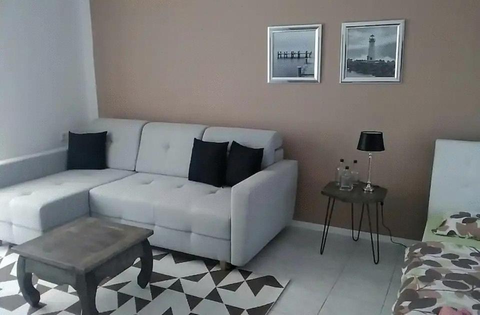 Slnečný apartmánový dom Oslany - Appartement Met één Slaapkamer
