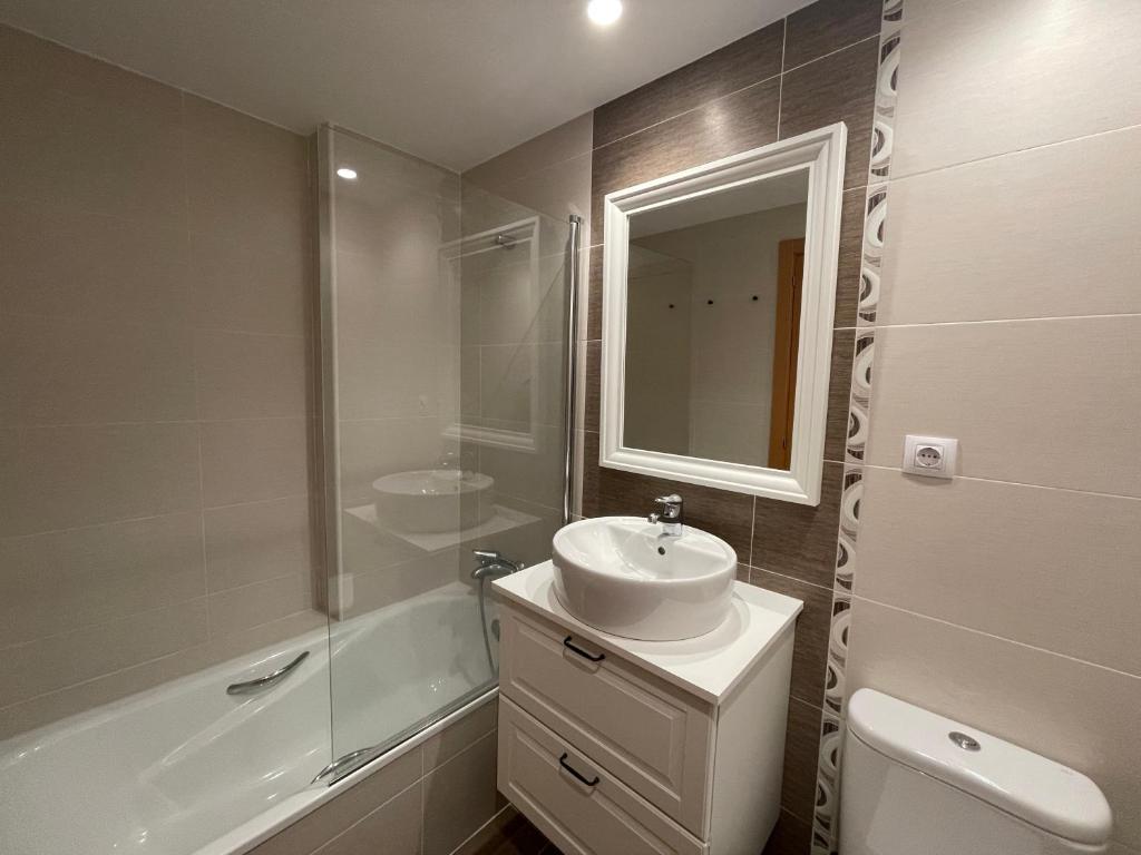 A bathroom at B28 - Resid. La Coma 2º - Villmor