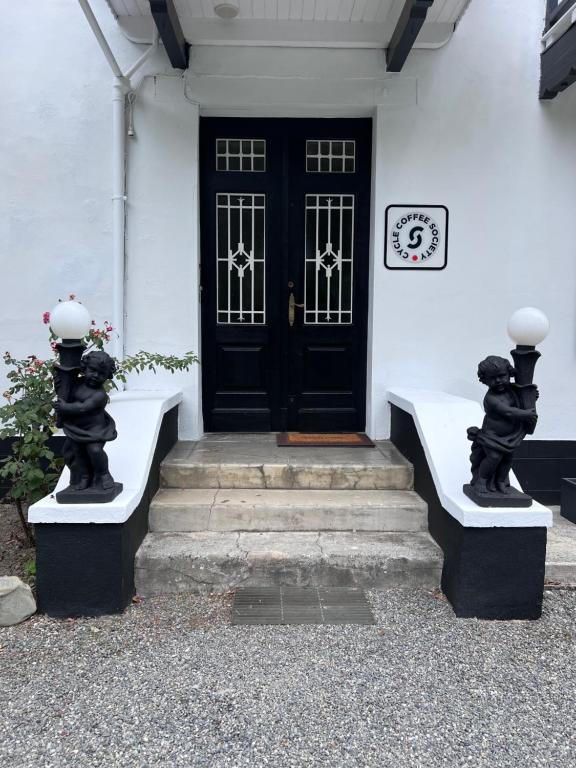 Fasada lub wejście do obiektu Luxury Pyrenees Villa, Tourmalet, gardens, gym