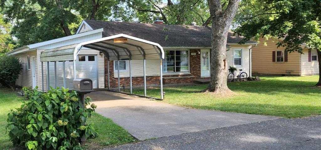 Our Murphy Home in Murphysboro IL - Casa De Tres Dormitorios