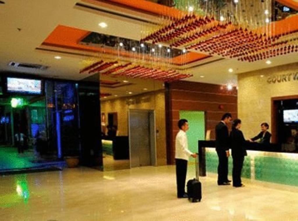 Hosté ubytování Courtyard Hotel 1Borneo