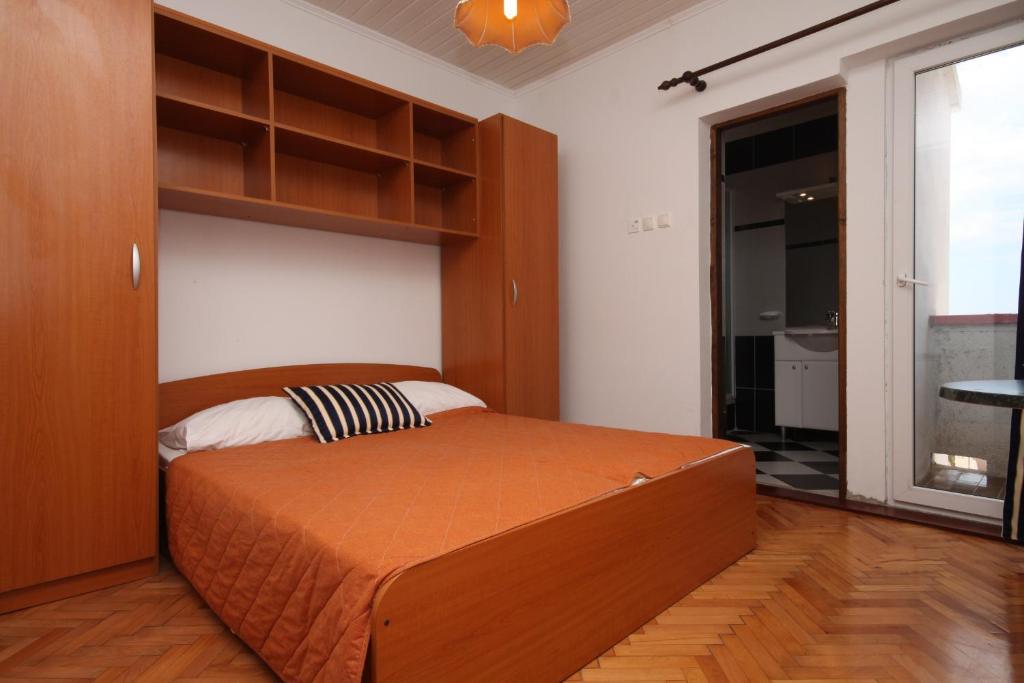 Fotografia z galérie ubytovania Rooms with a swimming pool Metajna, Pag - 3306 v destinácii Zubovići
