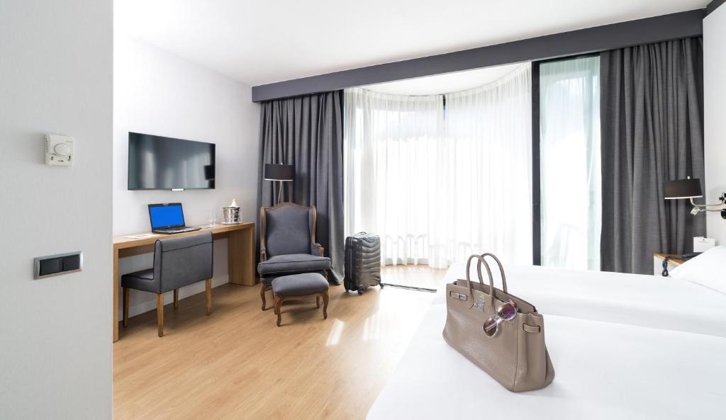 Guitart Grand Passage - Resim 37