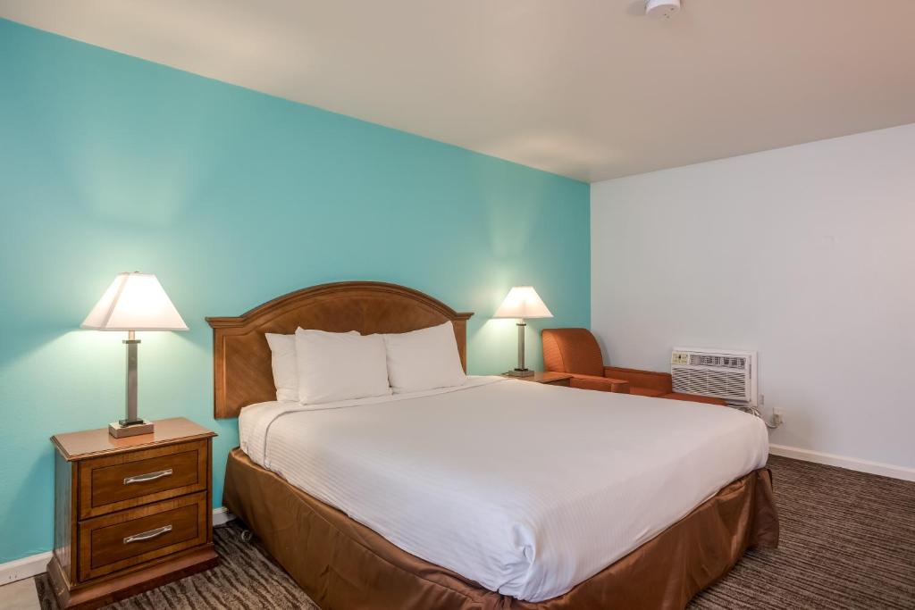 Pacifica Beach Hotel - Standard King Room