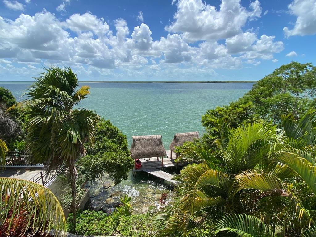 Holiday home Casa Kaan Bacalar 4BR lagoon front, Rancho Bacalar, Mexico