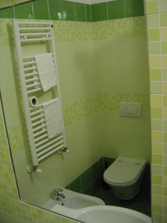 Koupelna v ubytování Eco Art Hotel Statuto