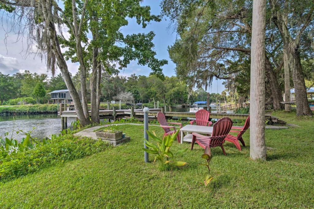 Riverfront Yankeetown Getaway with Boat Dock!, FL