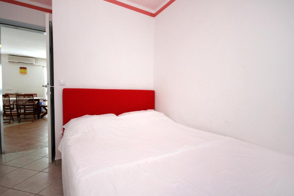 Posteľ alebo postele v izbe v ubytovaní Apartments with a parking space Slano, Dubrovnik - 3184