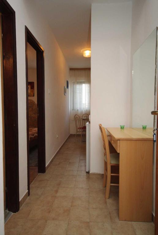 Fotografie z fotogalerie ubytování Apartments and rooms with parking space Krk - 3231 v destinaci Vrh