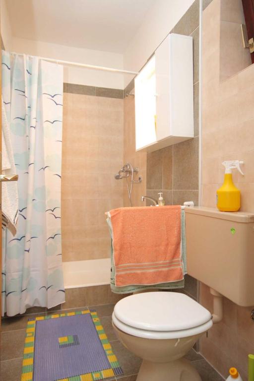 Fotografie z fotogalerie ubytování Apartments and rooms with parking space Krk - 3231 v destinaci Vrh