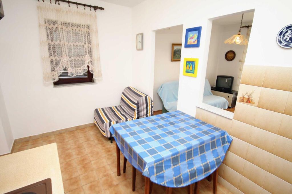 Fotografie z fotogalerie ubytování Apartments and rooms with parking space Krk - 3231 v destinaci Vrh
