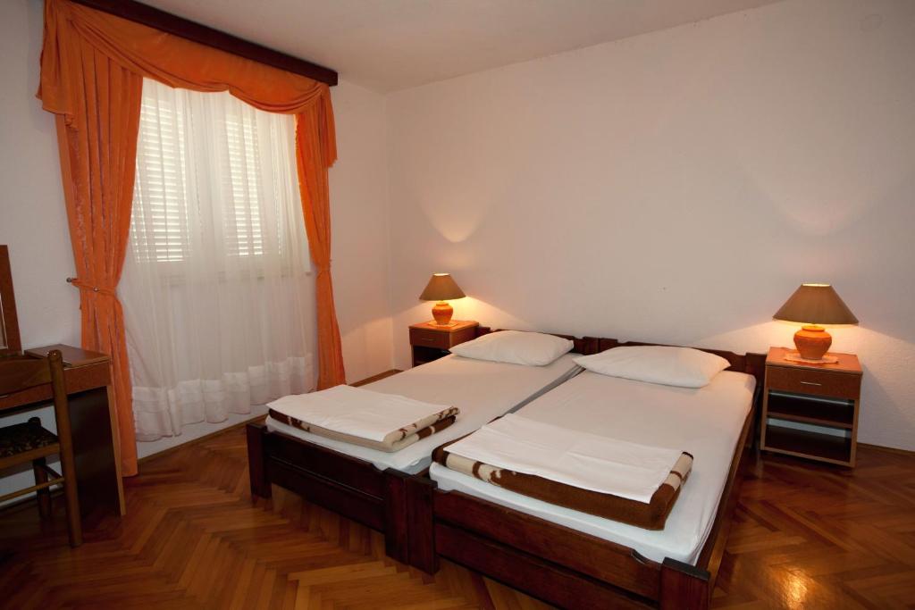 Fotografia z galérie ubytovania Apartments with a parking space Baska Voda, Makarska - 3059 v destinácii Baška Voda