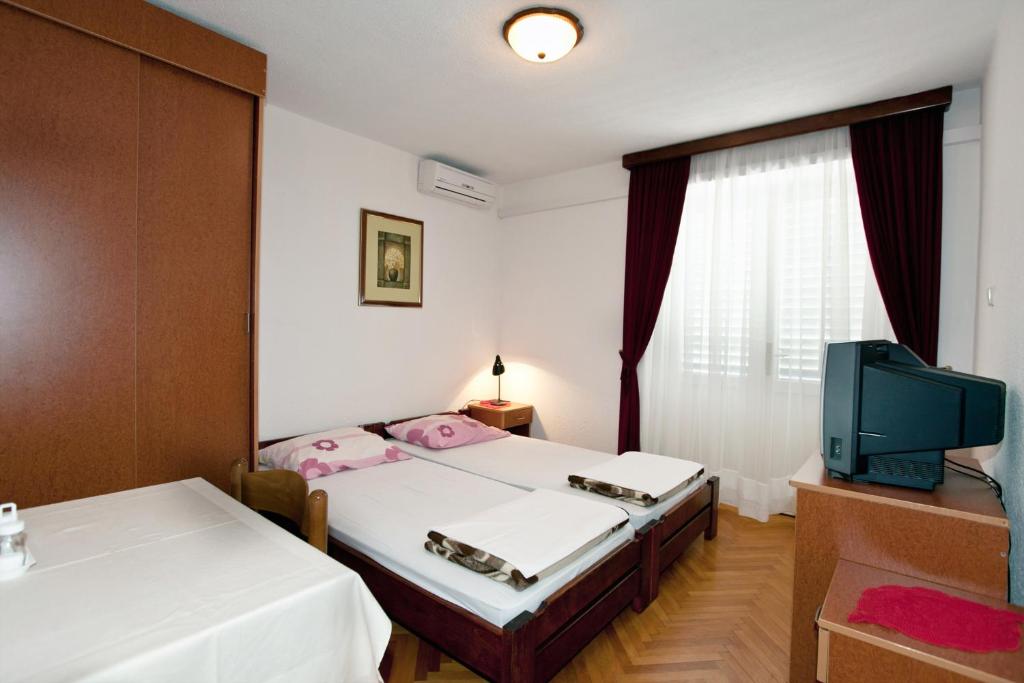 Fotografia z galérie ubytovania Apartments with a parking space Baska Voda, Makarska - 3059 v destinácii Baška Voda