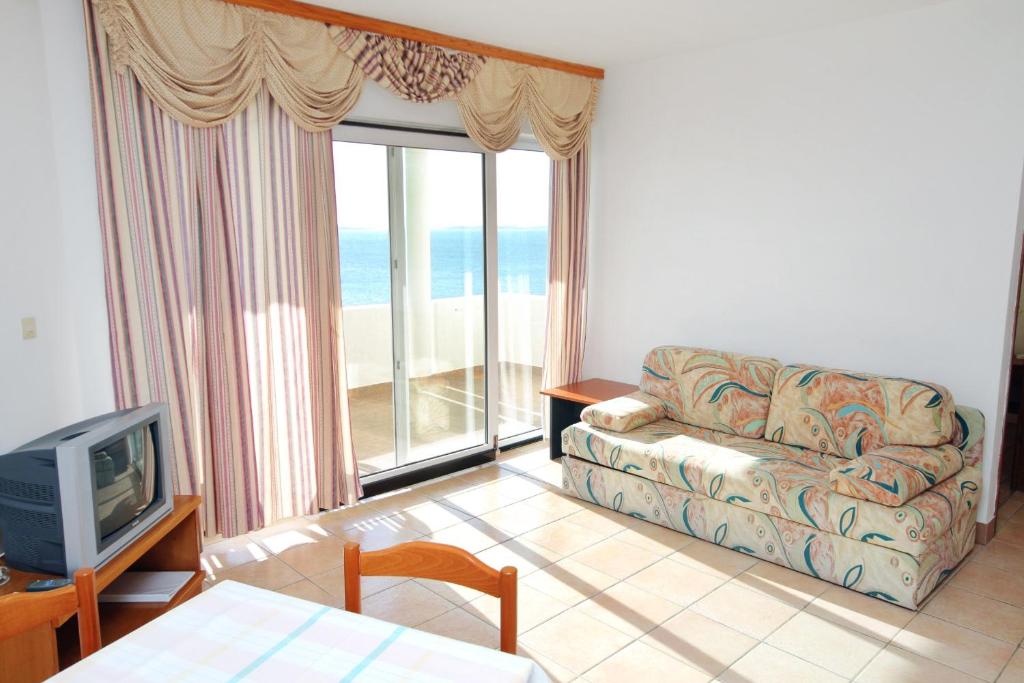 Zdjęcie z galerii obiektu Apartments by the sea Rtina - Miletici, Zadar - 3257 w Ražancu
