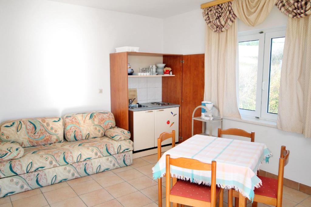Zdjęcie z galerii obiektu Apartments by the sea Rtina - Miletici, Zadar - 3257 w Ražancu