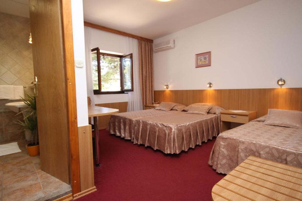 Zdjęcie z galerii obiektu Rooms by the sea Starigrad, Paklenica - 3335 w mieście Starigrad-Paklenica