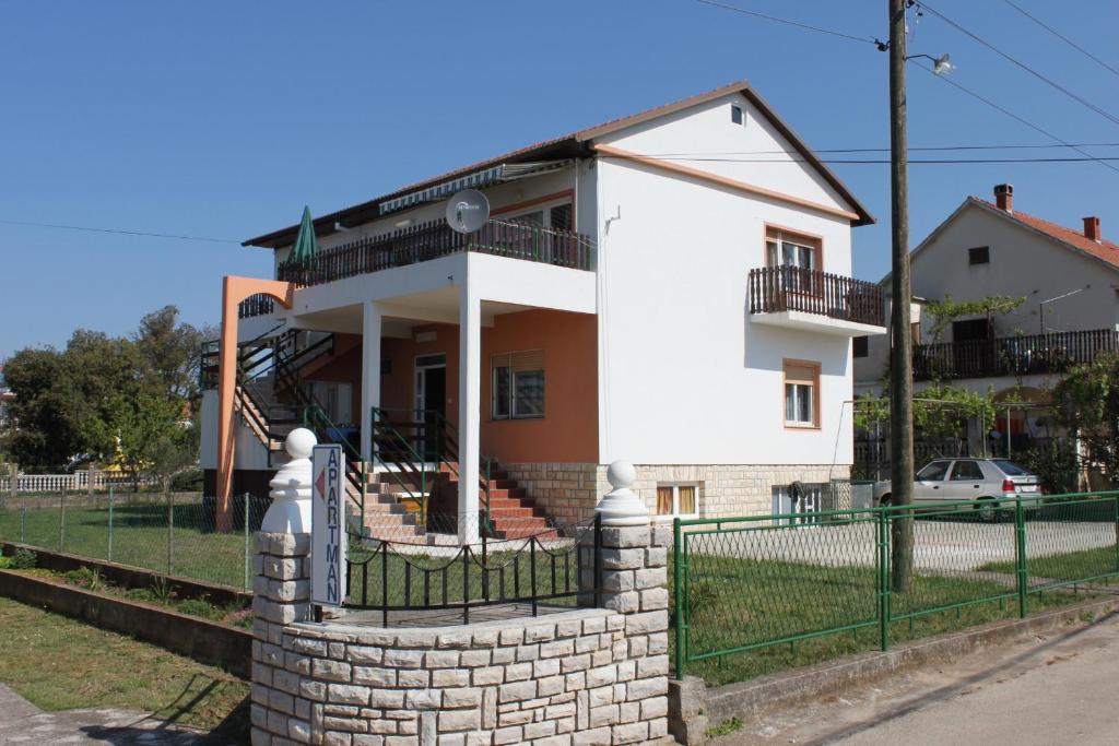 Budova, kde se apartmán nachází