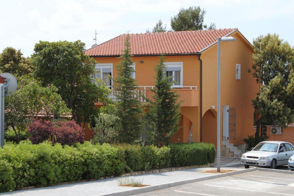 Budova, v ktorej sa apartmán nachádza