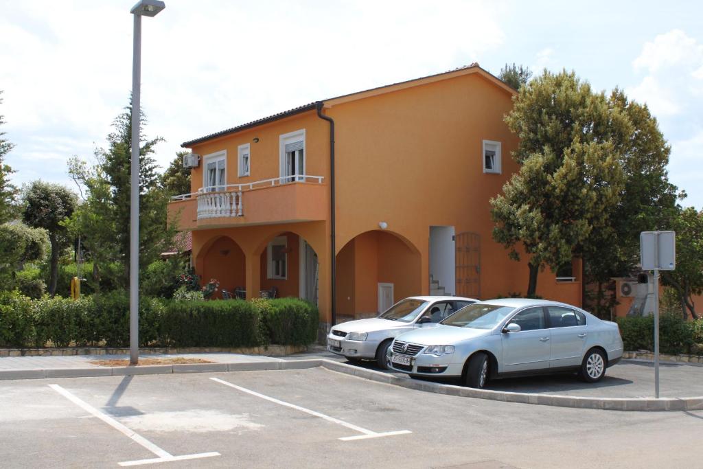 Budova, v ktorej sa apartmán nachádza