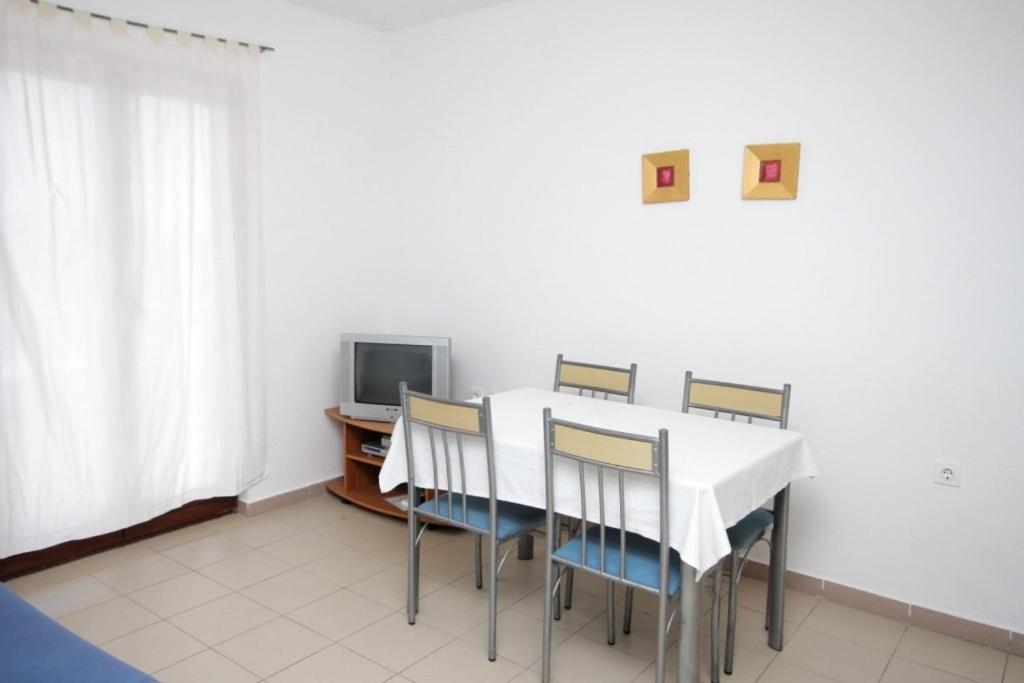 Fotografie z fotogalerie ubytování Apartments by the sea Petrcane, Zadar - 3288 v destinaci Petrcane