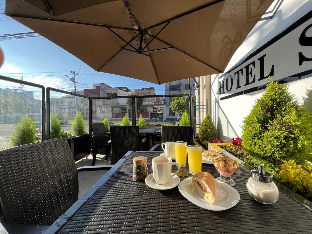 Jídlo v hotelu nebo okolí