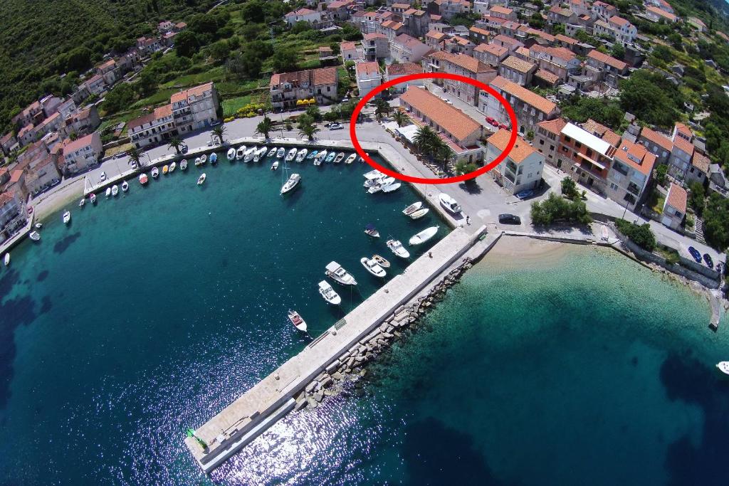 Fotografia z galérie ubytovania Rooms by the sea Racisce, Korcula - 3095 v destinácii Račišće