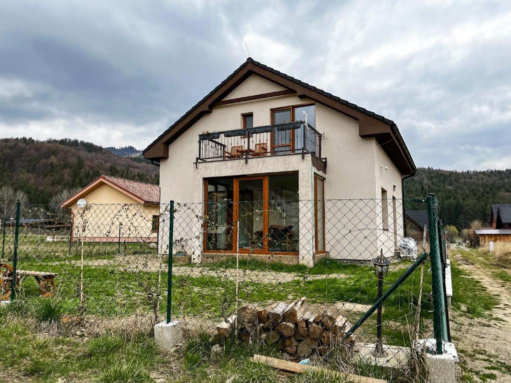 Budova, kde se chata nachází