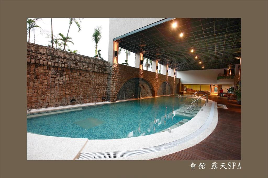 Bazén v ubytování Hoya Hot Springs Resort & Spa nebo v jeho okolí