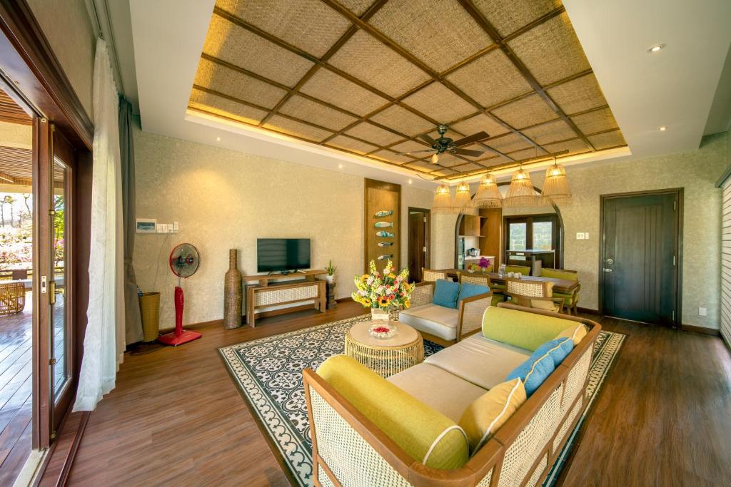 TV a/nebo společenská místnost v ubytování Sao Mai Beach Resort