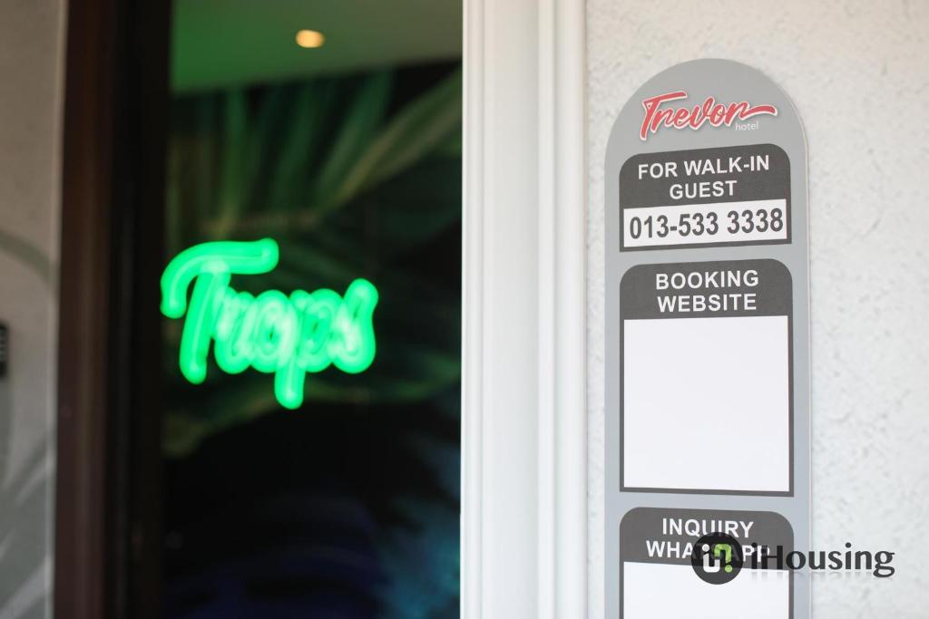 Certifikát, hodnocení, plakát nebo jiný dokument vystavený v ubytování Trevor Hotel Malacca Town By I Housing