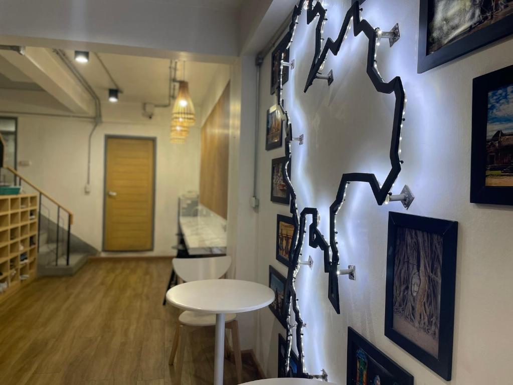 Posezení v ubytování ORA Hostel Bangkok