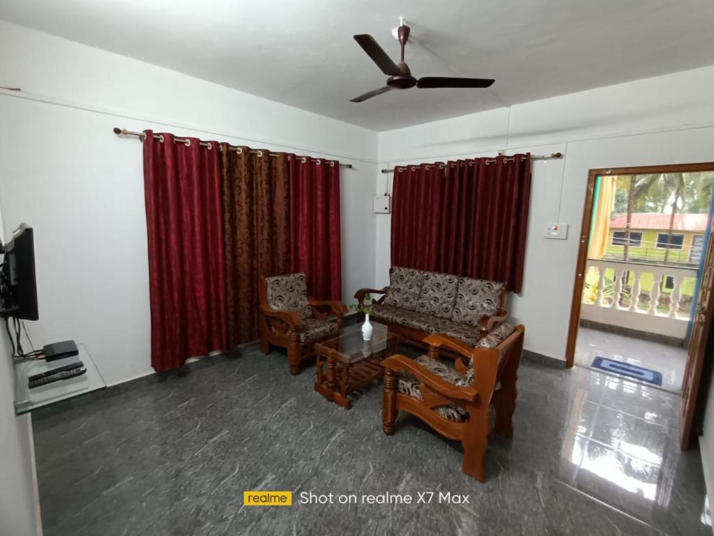 Гостиная зона в Palolem Sunrise Apartment