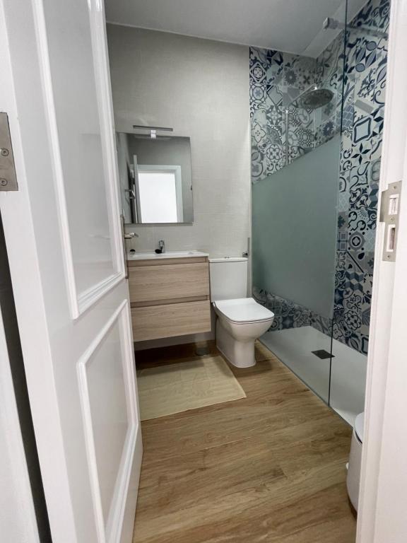 A bathroom at Apartamento Gustamar 13