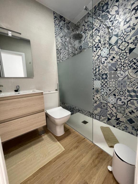 A bathroom at Apartamento Gustamar 13