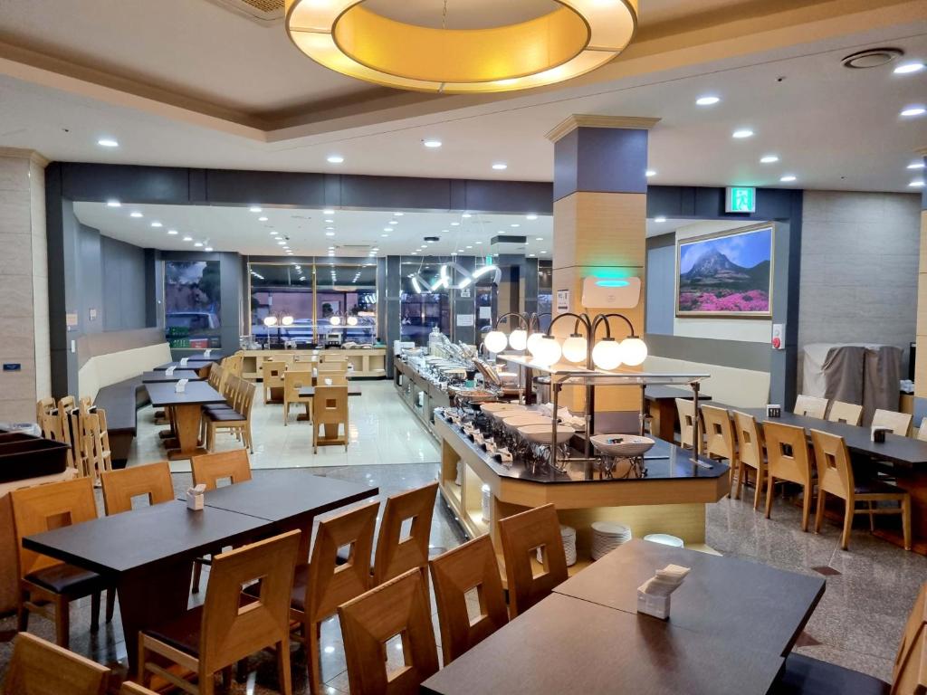 Restaurace v ubytování Sea Cliff Hotel Jeju