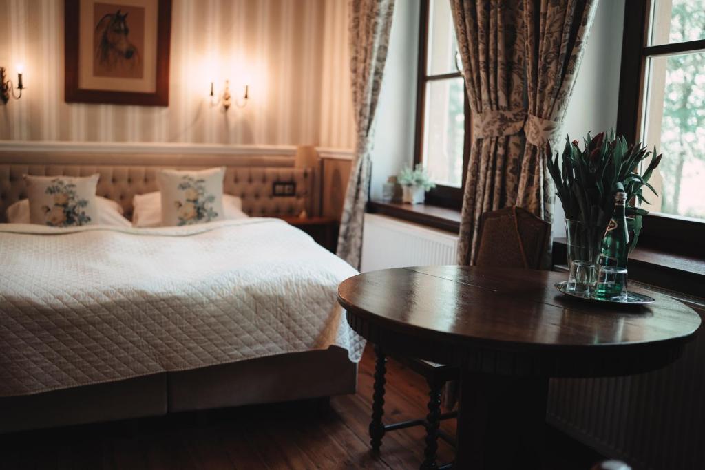 Pałac Poraj - Standard Double Or Twin Room
