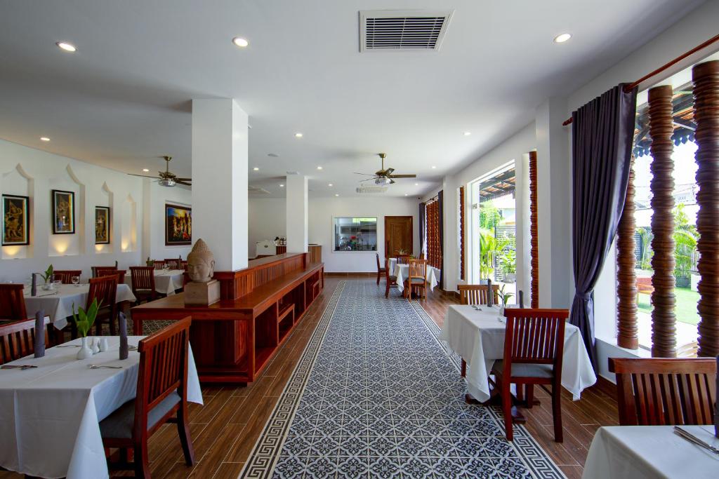 Restaurace v ubytování Two Seasons Siem Reap Hotel