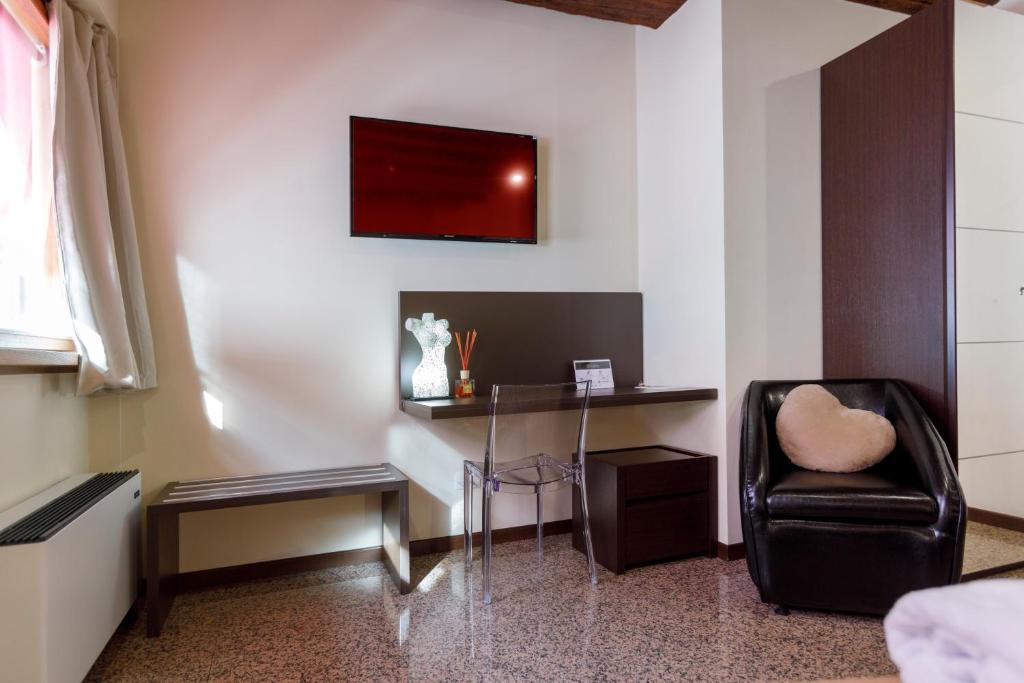 La Bella Verona Wine Suite - 12