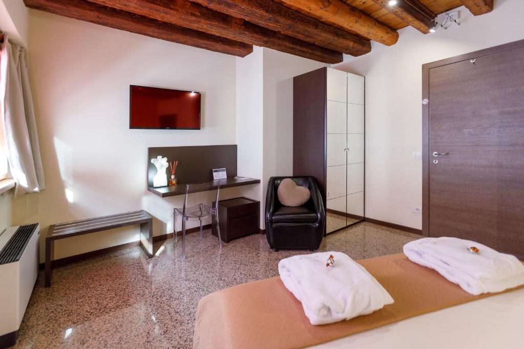 La Bella Verona Wine Suite - 15