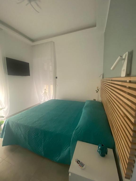 A television and/or entertainment centre at Mamuccia Rooms