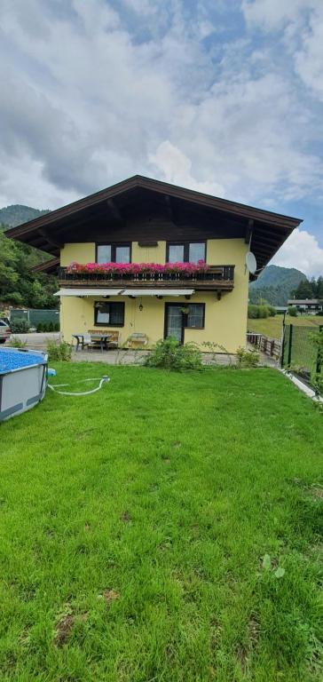 Bazén v ubytování Apia House nebo v jeho okolí