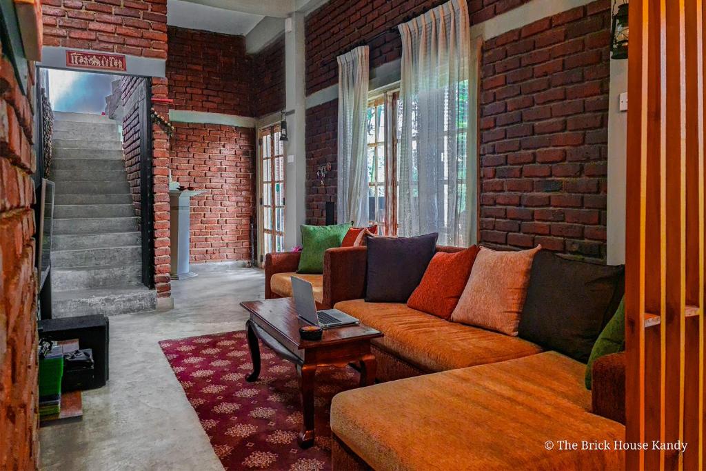 Posezení v ubytování The Brick House Kandy