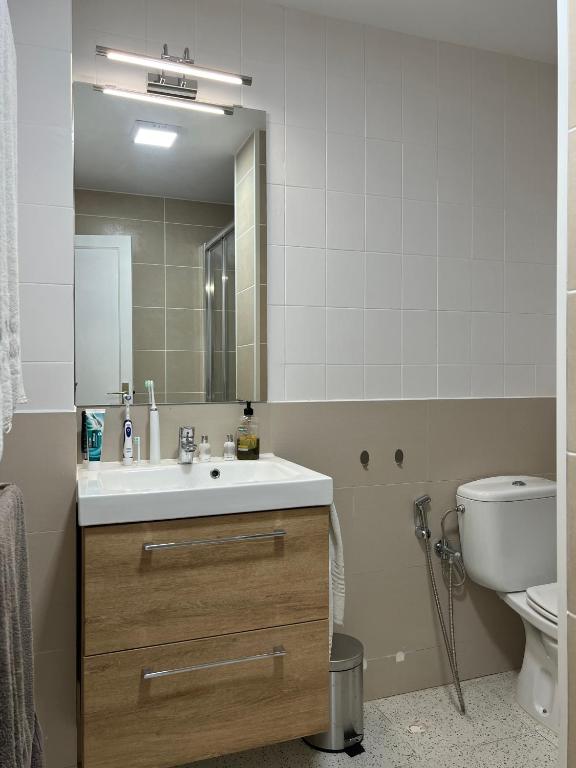Fotografia z galérie ubytovania Spacious 4 Bedrooms apartment for family or several friends v destinácii San Bartolomé